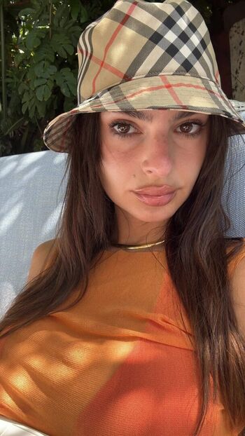 Emily Ratajkowski