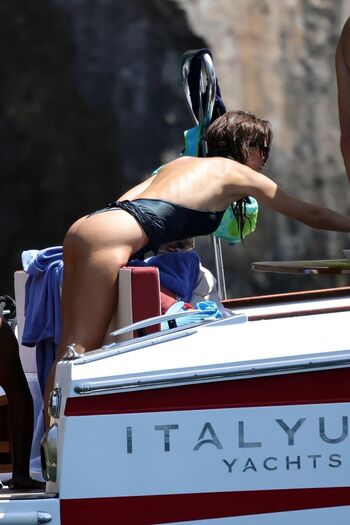Emily Ratajkowski