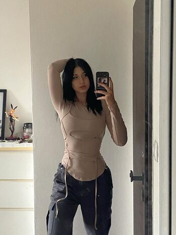 Emilylovexxx