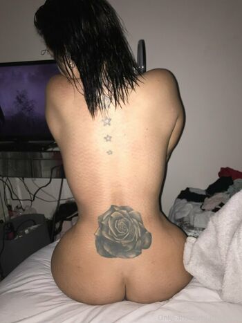 emilynudess