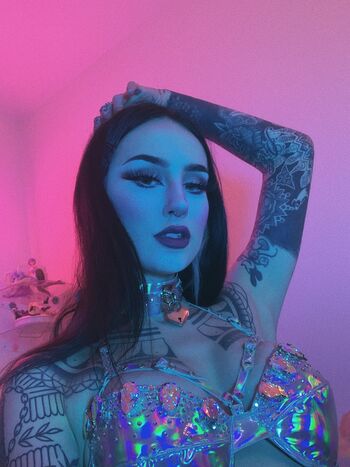 Emma Vauxdevil