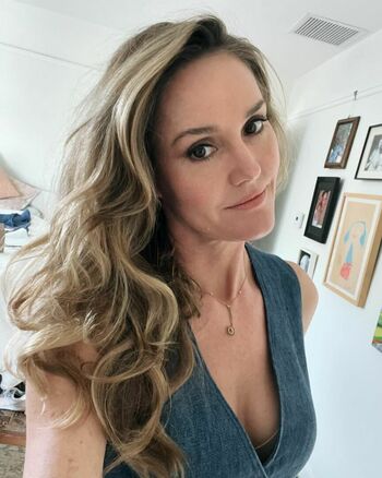 Erinn Hayes
