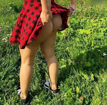 Estella_Walks