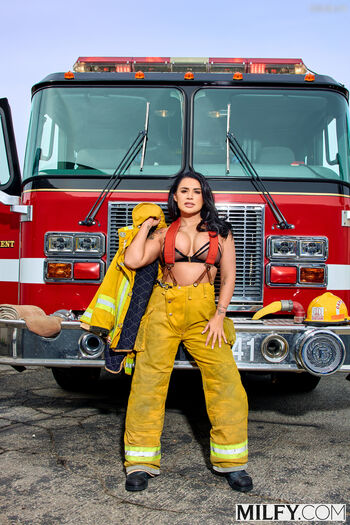 Eva Angelina