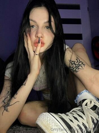 eve_in_wonderland