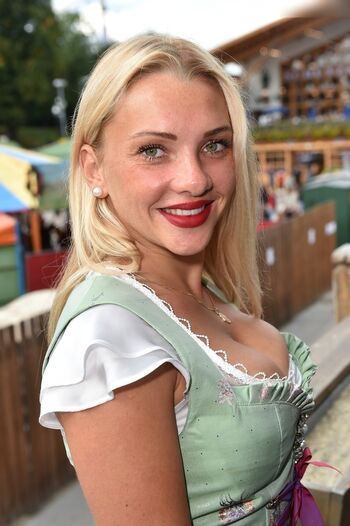 Evelyn Burdecki