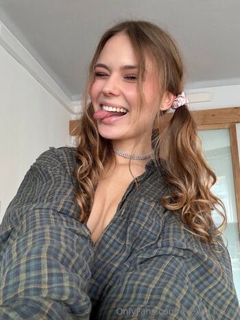 evelyn_lovve