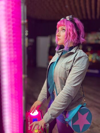 Ezy Summers Cosplay