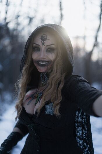 Ezy Summers Cosplay