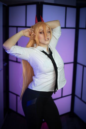Ezy Summers Cosplay
