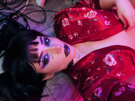 Ezy Summers Cosplay