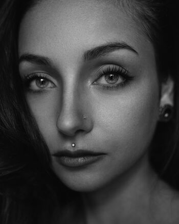 Fabiola Holystone