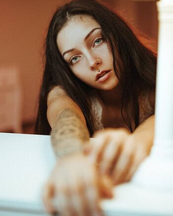 Fabiola Holystone