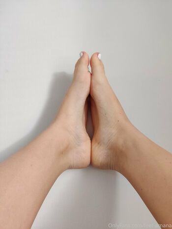 feet-amana