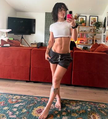 FitnessGirl Kelly Matthews