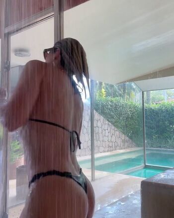 Flávia Alessandra