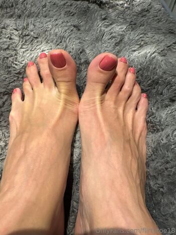 flirtytoe18