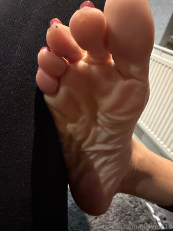 flirtytoe18