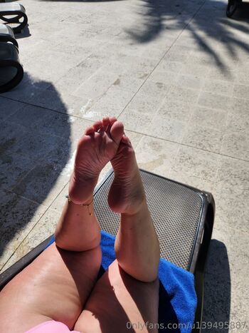foot-mistress-miss-b
