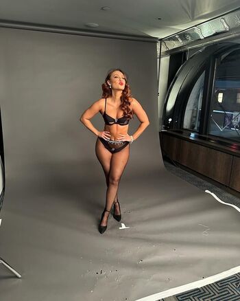 Francia Raisa
