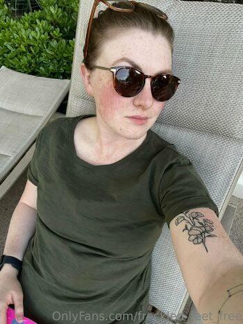 freckled_feet_free