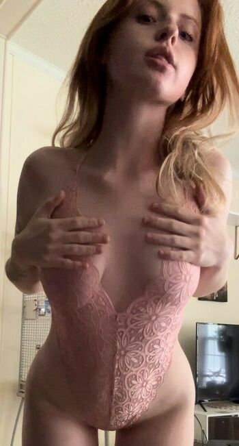freckledstrawberrygirl