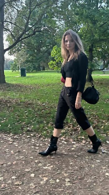 Freya Allan
