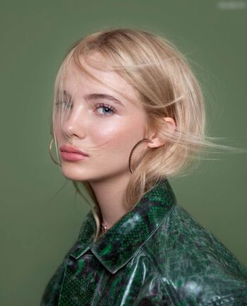 Freya Allan