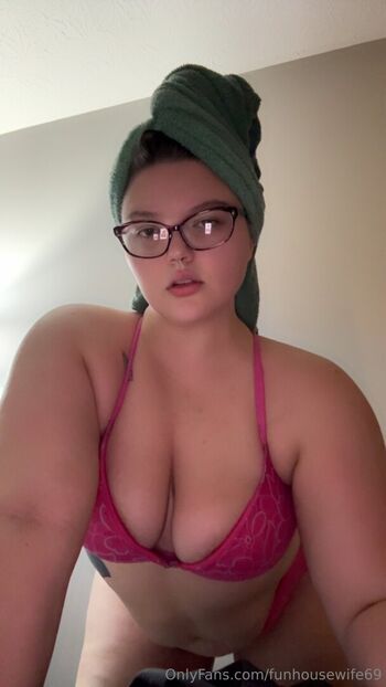 funhousewife69