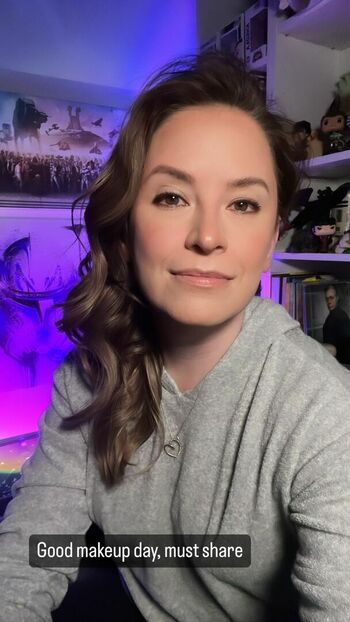 Funnylilgalreacts
