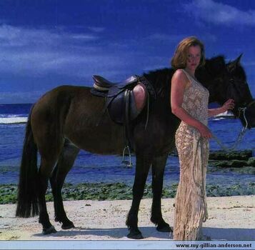 Gillian Anderson
