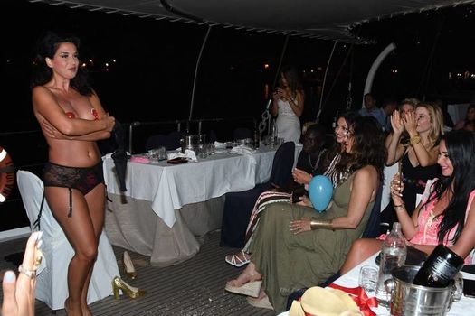 Gina Gershon
