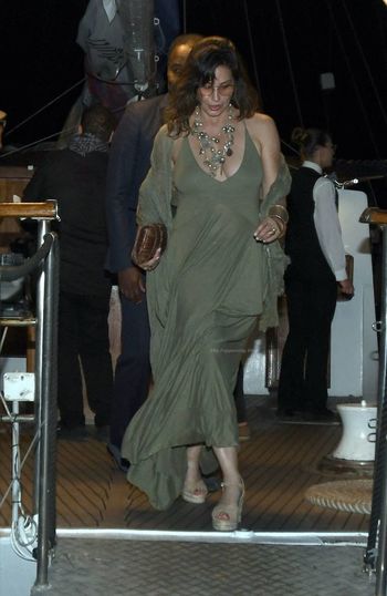 Gina Gershon