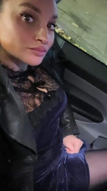 Gizzi Erskine