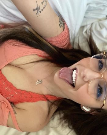 glassescutie24
