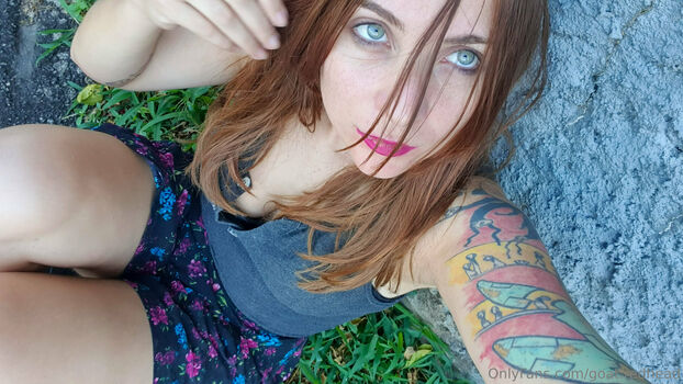 goat.redhead