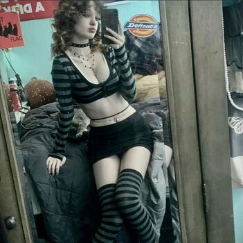 goth_queen_os