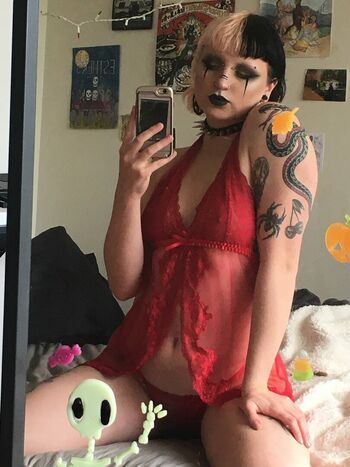 gothbimboxxx