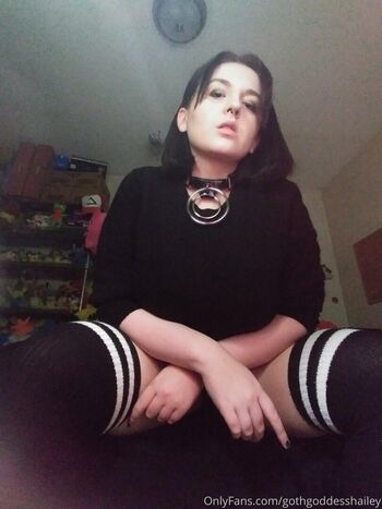 gothgoddesshailey