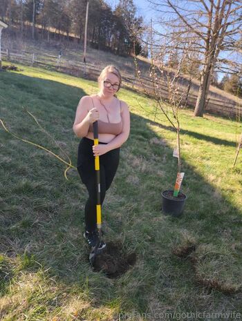 Gothicc Farm Wife