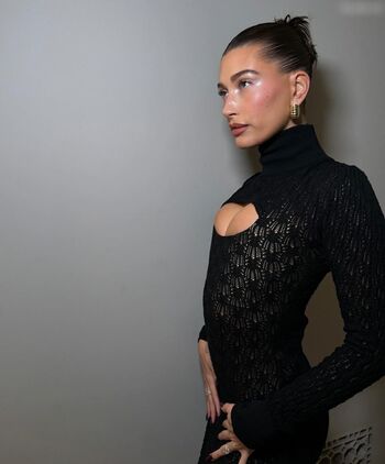 Hailey Bieber