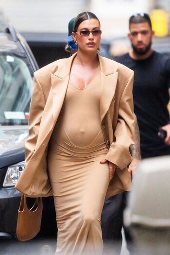 Hailey Bieber