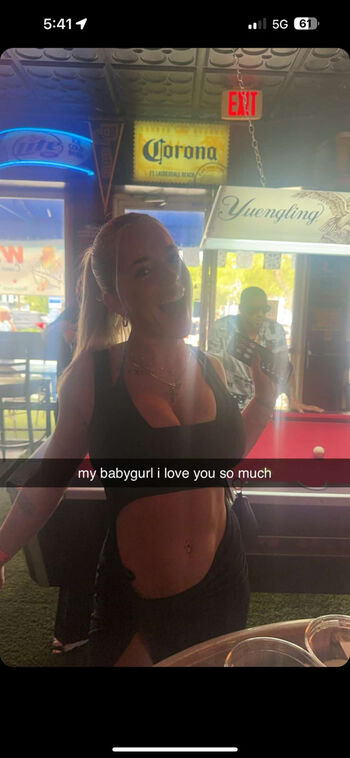 haleylarsonnn