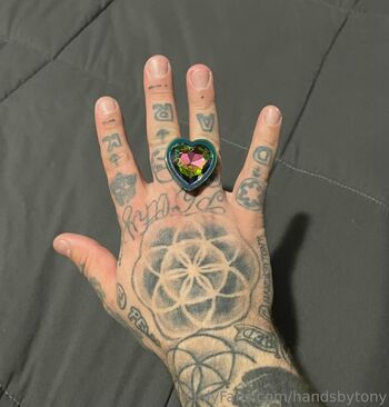 handsbytony