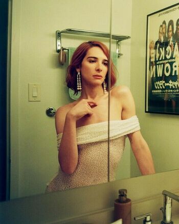Hari Nef