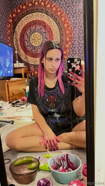 hell0kittywh0re777