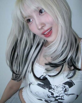 Hirai Momo