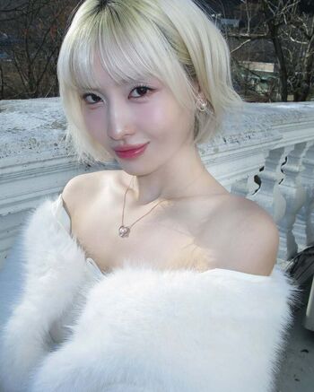 Hirai Momo