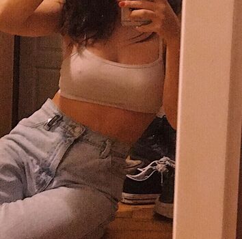 Hitchhikercourtney