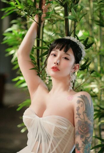 Hitomi Songyuxin